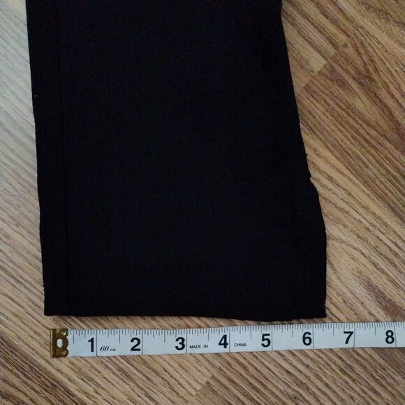 Ellen Tracy Black Capri Pants size Meduim Slit Hem Inseam 20.5 inches - Picture 15 of 16